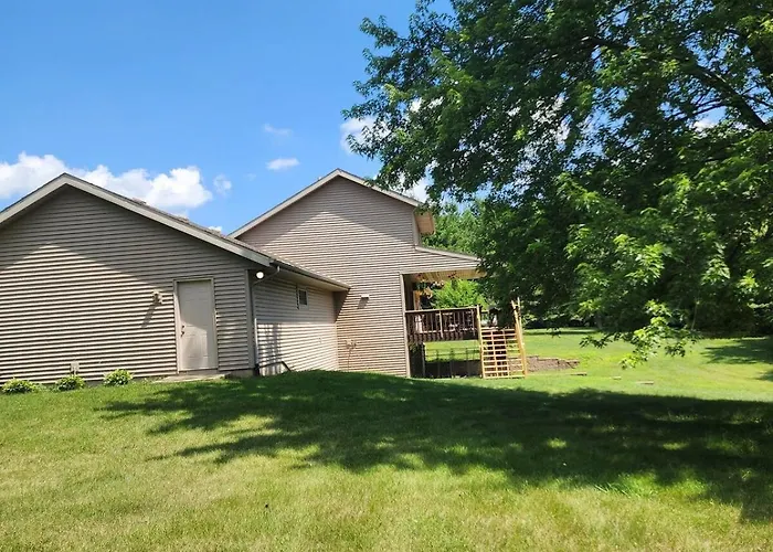 Whispering Woods Estate - Relax, Recharge, Connect - 12 Wooded Acres, 3 Bedrooms, 3 Baths, Sleeps 10 Rockton