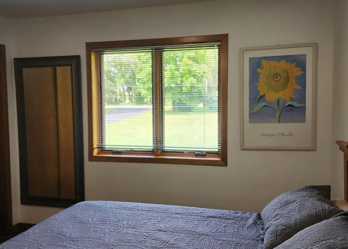 Whispering Woods Estate - Relax, Recharge, Connect - 12 Wooded Acres, 3 Bedrooms, 3 Baths, Sleeps 10 *