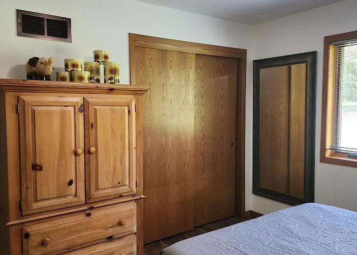 Whispering Woods Estate - Relax, Recharge, Connect - 12 Wooded Acres, 3 Bedrooms, 3 Baths, Sleeps 10 *