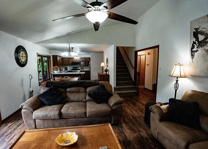 Holiday home Whispering Woods Estate - Relax, Recharge, Connect - 12 Wooded Acres, 3 Bedrooms, 3 Baths, Sleeps 10 *