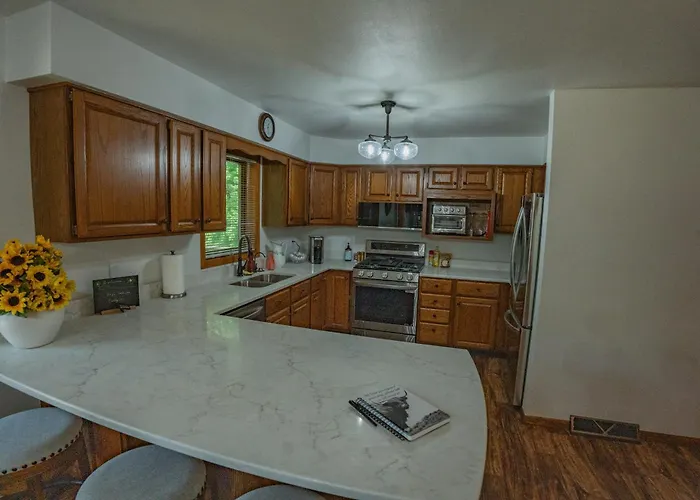 Holiday home Whispering Woods Estate - Relax, Recharge, Connect - 12 Wooded Acres, 3 Bedrooms, 3 Baths, Sleeps 10 *