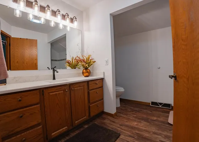 Holiday home Whispering Woods Estate - Relax, Recharge, Connect - 12 Wooded Acres, 3 Bedrooms, 3 Baths, Sleeps 10
