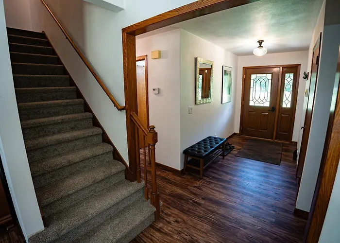 Whispering Woods Estate - Relax, Recharge, Connect - 12 Wooded Acres, 3 Bedrooms, 3 Baths, Sleeps 10 *