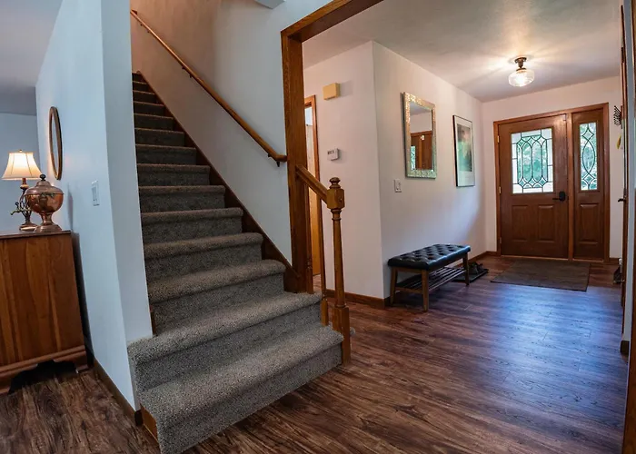 Holiday home Whispering Woods Estate - Relax, Recharge, Connect - 12 Wooded Acres, 3 Bedrooms, 3 Baths, Sleeps 10 *