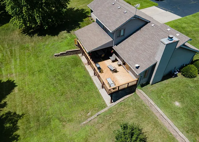 Whispering Woods Estate - Relax, Recharge, Connect - 12 Wooded Acres, 3 Bedrooms, 3 Baths, Sleeps 10 *