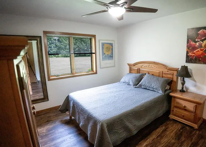 Whispering Woods Estate - Relax, Recharge, Connect - 12 Wooded Acres, 3 Bedrooms, 3 Baths, Sleeps 10