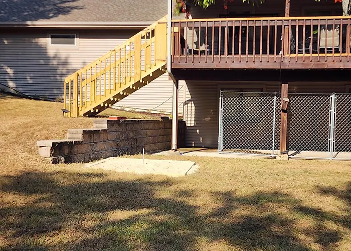 Holiday home Whispering Woods Estate - Relax, Recharge, Connect - 12 Wooded Acres, 3 Bedrooms, 3 Baths, Sleeps 10