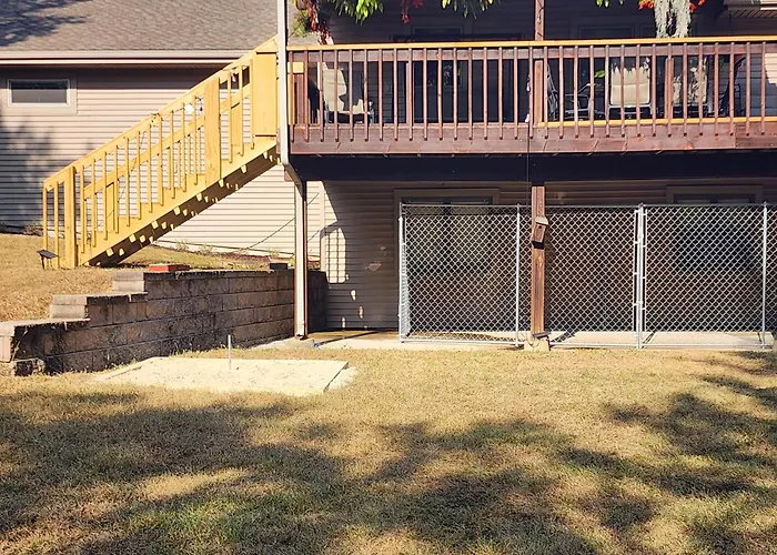 Whispering Woods Estate - Relax, Recharge, Connect - 12 Wooded Acres, 3 Bedrooms, 3 Baths, Sleeps 10 Rockton
